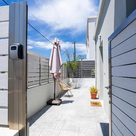 Fanouris Luxury Apartman *